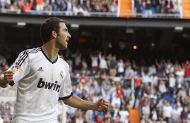 IM电竞app-杜兰特回归赛场，战术调整首场状态亮眼，公牛观众沸腾！